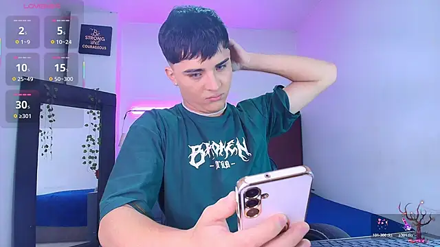 Snapshot of Lucass_love chatting on 10.22.25 Lucass love online show from 10.22.25