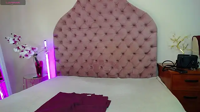 Snapshot of _Agata_ chatting on 05.10.26 Agata online show from 05.10.26