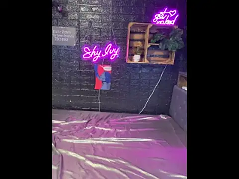 Shy Ivy online show from 11.12.25