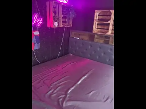 Shy Ivy online show from 11.14.25