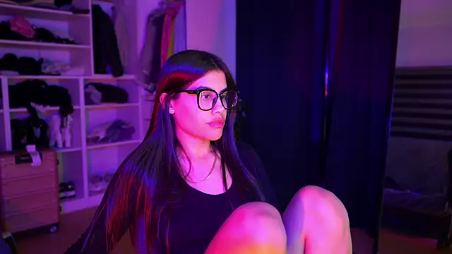 Snapshot of capriciousqueen chatting on 10.08.25 capriciousqueen online show from 10.08.25