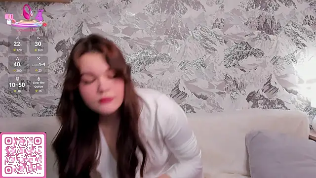 Snapshot of ShyEmma_ chatting on 10.30.25 ShyEmma online show from 10.30.25