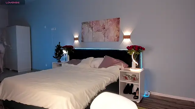 ShyEmma  online show from 12.20.25