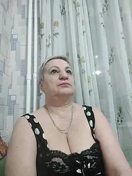 StarNicole online show from 12.17.25