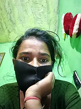 Snapshot of PIHU999 chatting on 10.05.25 PIHU999 online show from 10.05.25