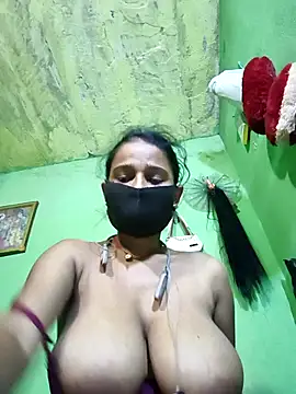 Snapshot of PIHU999 chatting on 10.12.25 PIHU999 online show from 10.12.25