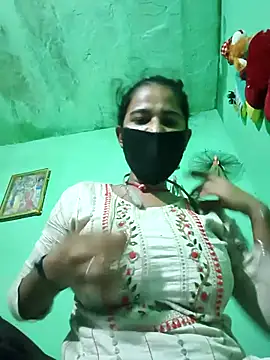 Snapshot of PIHU999 chatting on 11.02.25 PIHU999 online show from 11.02.25