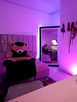 Snapshot of AndreaKinky chatting on 10.22.25 AndreaKinky online show from 10.22.25