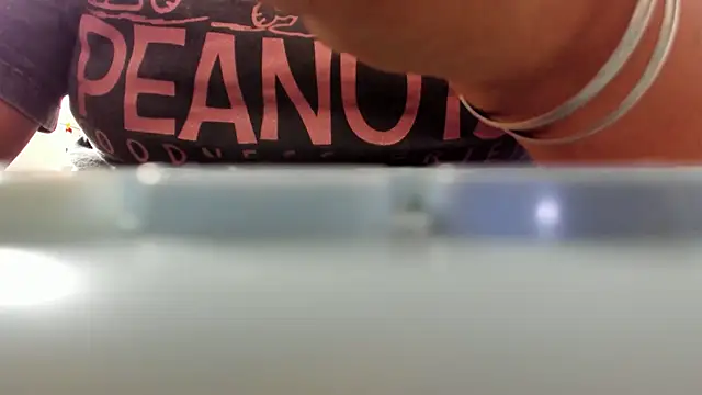 Snapshot of AndreaKinky chatting on 10.28.25 AndreaKinky online show from 10.28.25