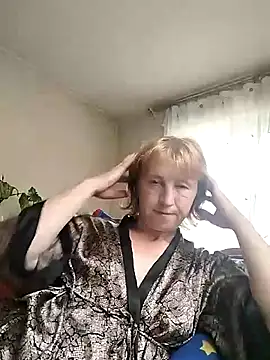 Snapshot of Flower2931 chatting on 06.17.26 Flower2931 online show from 06.17.26