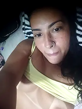 Snapshot of Danivinix chatting on 12.02.25 Danivinix online show from 12.02.25