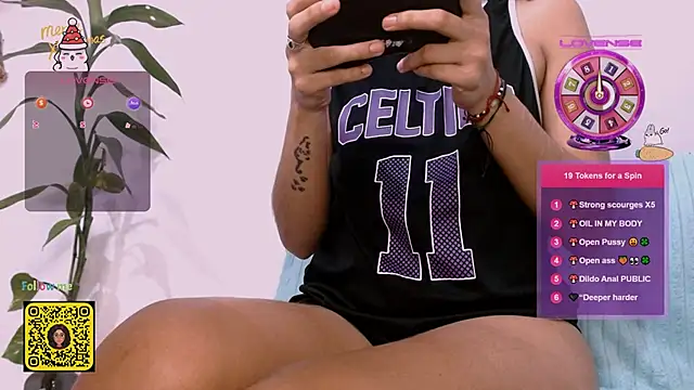 Snapshot of Nocturnawitch chatting on 11.06.25 Nocturnawitch online show from 11.06.25