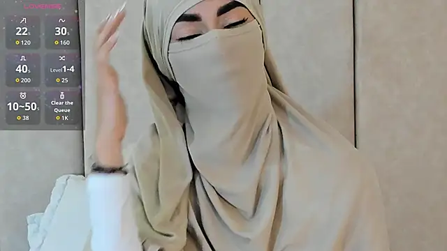 Snapshot of _Zahiira_ chatting on 09.18.25 Zahiira online show from 09.18.25