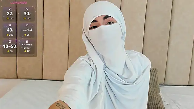 Snapshot of _Zahiira_ chatting on 09.24.25 Zahiira online show from 09.24.25