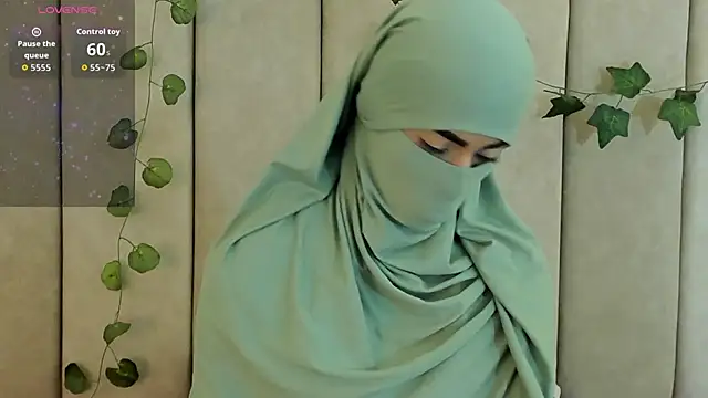 Snapshot of _Zahiira_ chatting on 10.08.25 Zahiira online show from 10.08.25