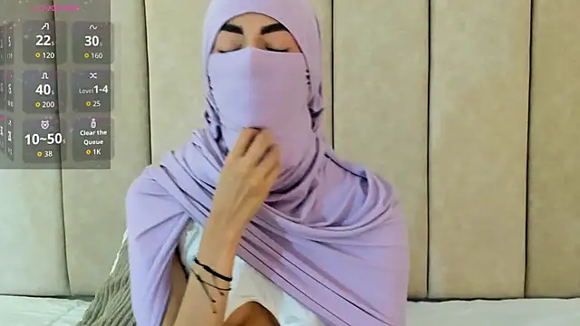 Snapshot of _Zahiira_ chatting on 10.18.25 Zahiira online show from 10.18.25