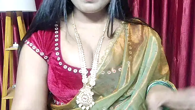 Snapshot of Webrowncouple chatting on 11.10.25 Webrowncouple online show from 11.10.25