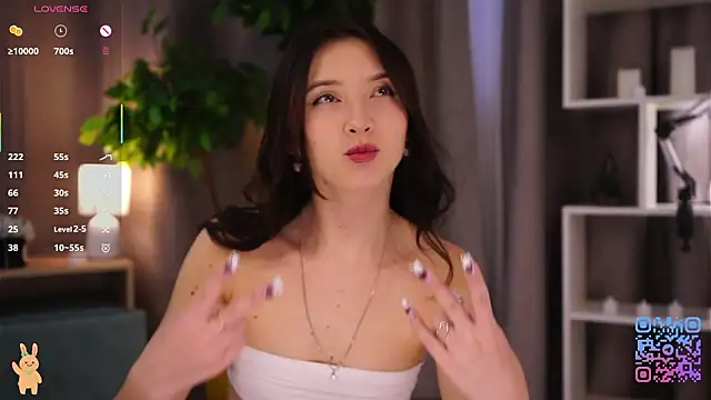 Snapshot of DaisyBlaze chatting on 02.20.26 DaisyBlaze online show from 02.20.26