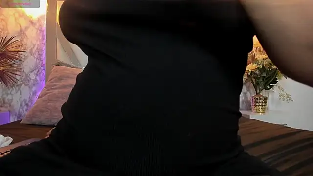 Snapshot of Aisha_poweer chatting on 09.28.25 Aisha poweer online show from 09.28.25