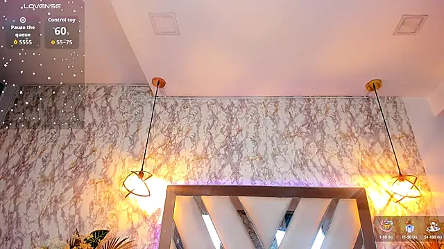 Snapshot of Aisha_poweer chatting on 10.04.25 Aisha poweer online show from 10.04.25