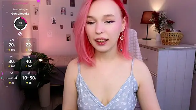 NaomiYoru online show from 04.10.26