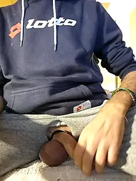 Snapshot of KalendaXL chatting on 11.16.25 KalendaXL online show from 11.16.25