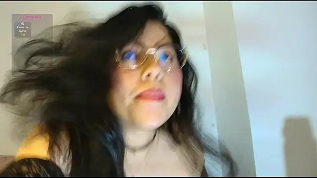 Snapshot of kute_jess chatting on 10.07.25 kute jess online show from 10.07.25