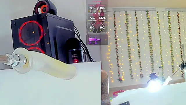 Snapshot of Kitty__Rose__ chatting on 09.28.25 Kitty Rose online show from 09.28.25