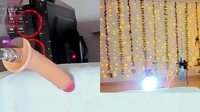 Snapshot of Kitty__Rose__ chatting on 10.13.25 Kitty Rose online show from 10.13.25