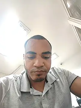 Snapshot of SanChacal5694 chatting on 11.05.25 SanChacal5694 online show from 11.05.25