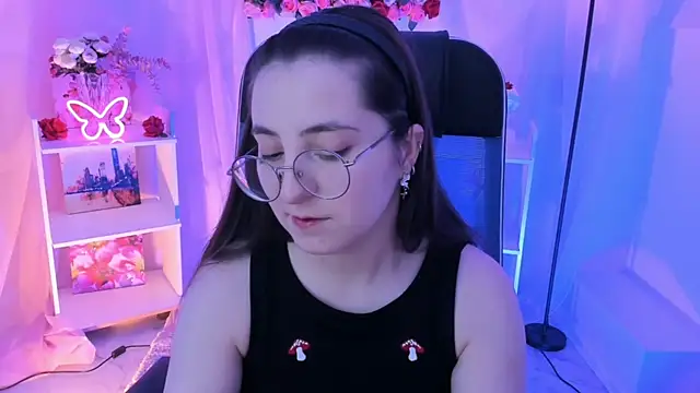 VirtuallVoyant online show from 10.21.25