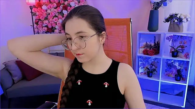 Snapshot of VirtuallVoyant chatting on 02.10.26 VirtuallVoyant online show from 02.10.26