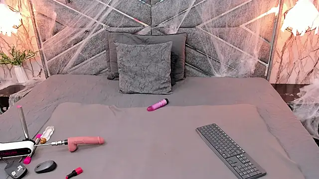 Snapshot of SASHA_BROWNIE__ chatting on 10.16.25 SASHA BROWNIE online show from 10.16.25