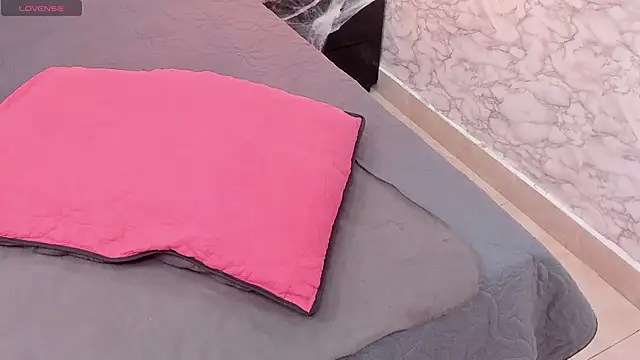 Snapshot of SASHA_BROWNIE__ chatting on 10.20.25 SASHA BROWNIE online show from 10.20.25