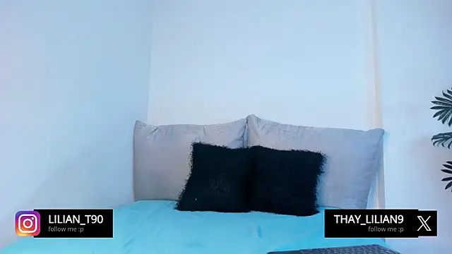 Snapshot of Lilygomezz chatting on 11.06.25 Lilygomezz online show from 11.06.25