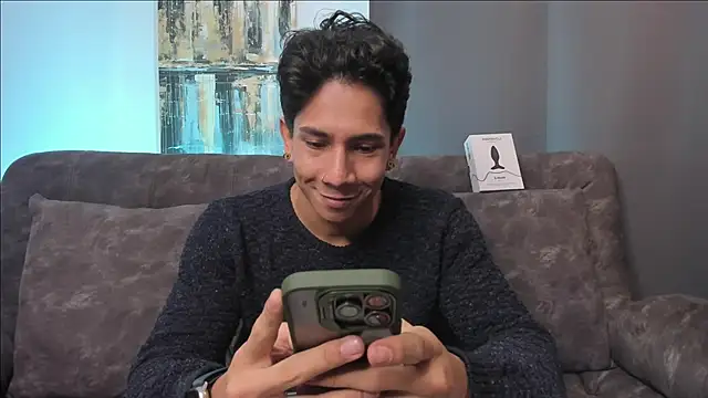 Snapshot of j_deex chatting on 10.10.25 j deex online show from 10.10.25