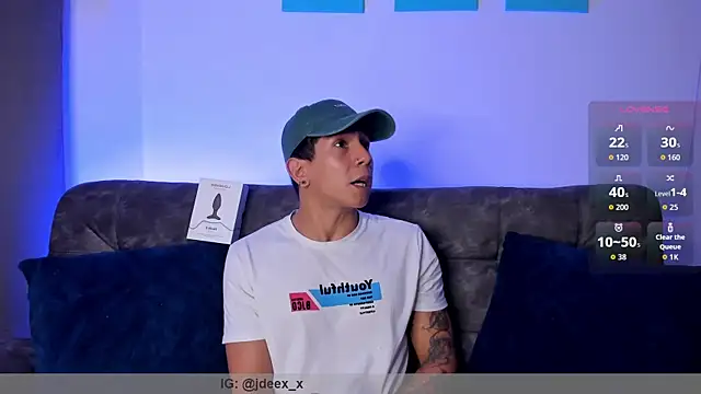 Snapshot of j_deex chatting on 11.24.25 j deex online show from 11.24.25