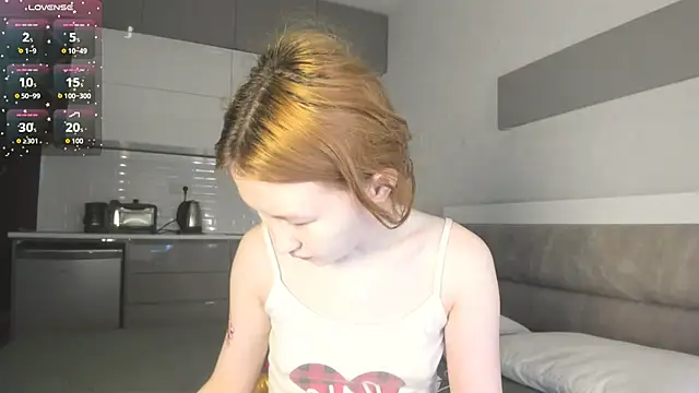 Snapshot of Clarity_Yumi chatting on 09.20.25 Clarity Yumi online show from 09.20.25