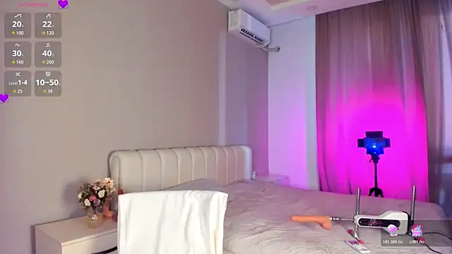 Snapshot of Clarity_Yumi chatting on 11.01.25 Clarity Yumi online show from 11.01.25