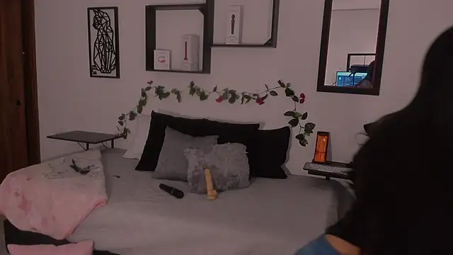 Snapshot of Mia_1120 chatting on 09.29.25 Mia 1120 online show from 09.29.25