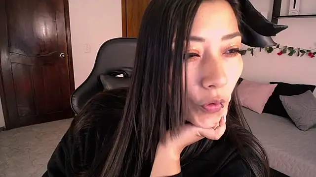 Snapshot of Mia_1120 chatting on 10.07.25 Mia 1120 online show from 10.07.25