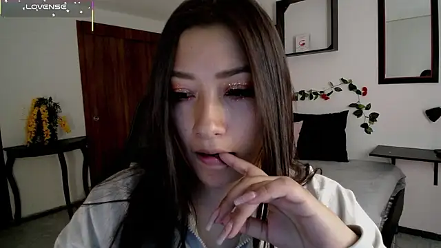 Snapshot of Mia_1120 chatting on 11.05.25 Mia 1120 online show from 11.05.25