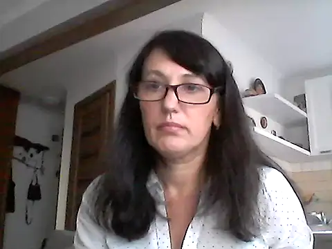 Snapshot of Elena48324 chatting on 11.04.25 Elena48324 online show from 11.04.25