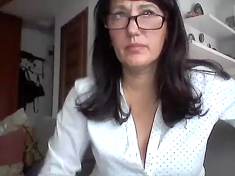 Snapshot of Elena48324 chatting on 11.08.25 Elena48324 online show from 11.08.25