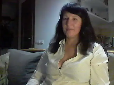 Snapshot of Elena48324 chatting on 11.12.25 Elena48324 online show from 11.12.25