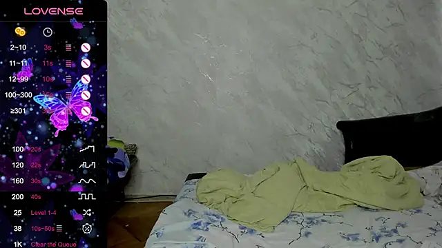 Snapshot of alice_allens chatting on 09.22.25 alice allens online show from 09.22.25