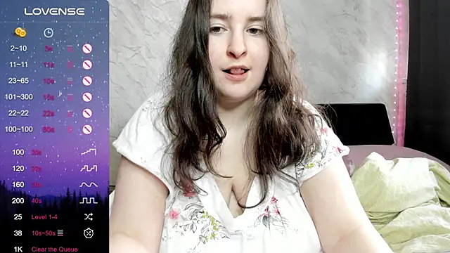 Snapshot of alice_allens chatting on 10.03.25 alice allens online show from 10.03.25