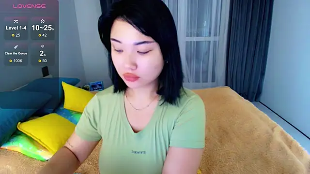 Snapshot of hwa_rin chatting on 09.25.25 hwa rin online show from 09.25.25