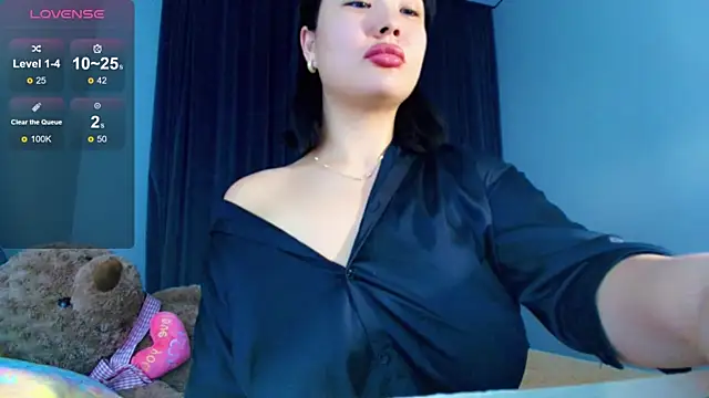 Snapshot of hwa_rin chatting on 10.01.25 hwa rin online show from 10.01.25