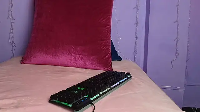 Dafne Mel online show from 10.20.25